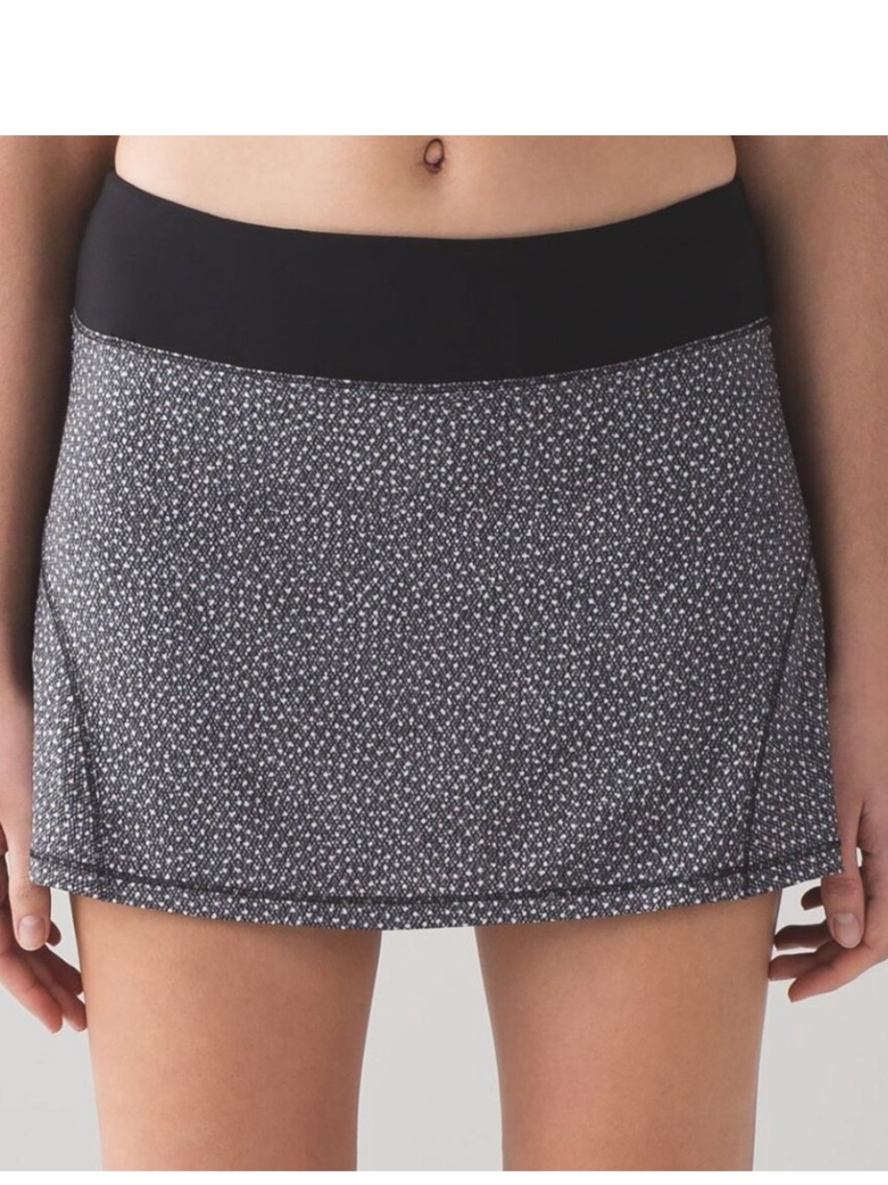 Lululemon Circuit Breaker Skirt Size 2 TALL Frozen Fizz White Black Skort